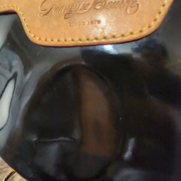 Dooney & Bourke Patent Leather Crossbody Bag EUC - Picture 12 of 16